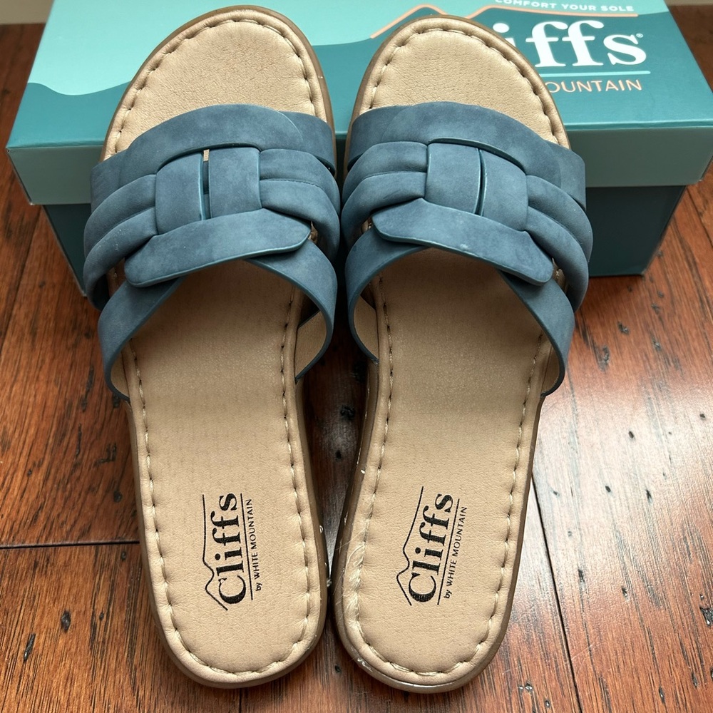 Cliffs by White Mountain Blue Sandals